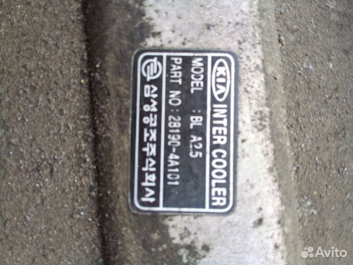 Радиатор интеркулера kia sorento1