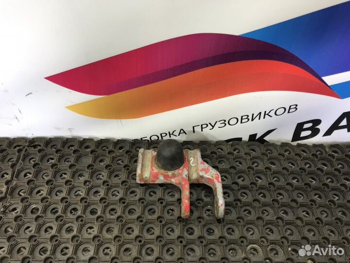 Кронштейн амортизатора правый