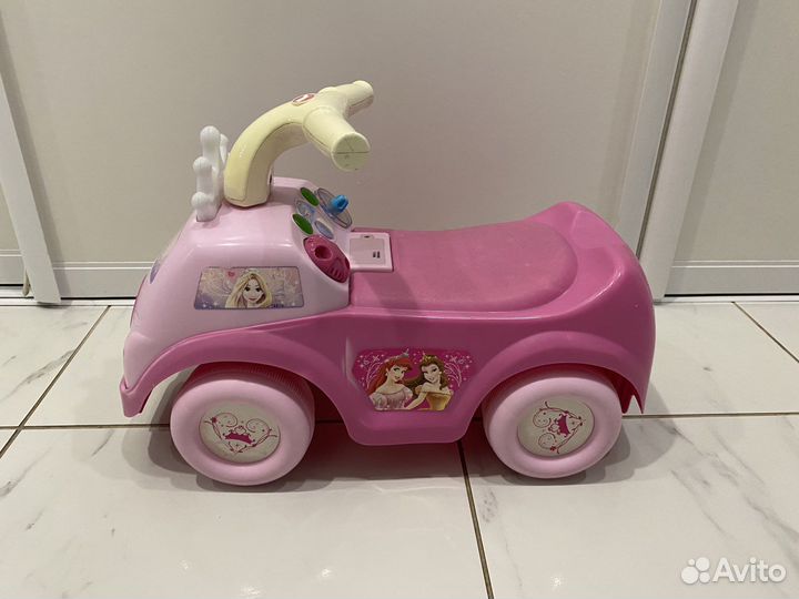 Машинка-каталка с музыкой и светом