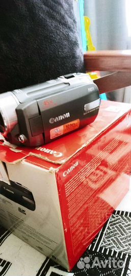 Видеокамера canon FS11