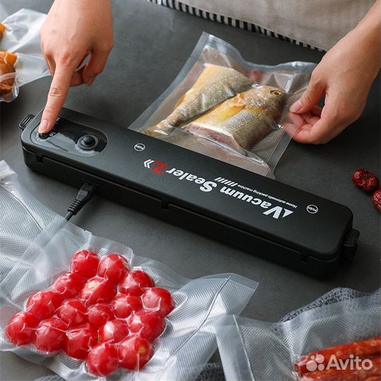 Вакуумный упаковщик продуктов с пакетами