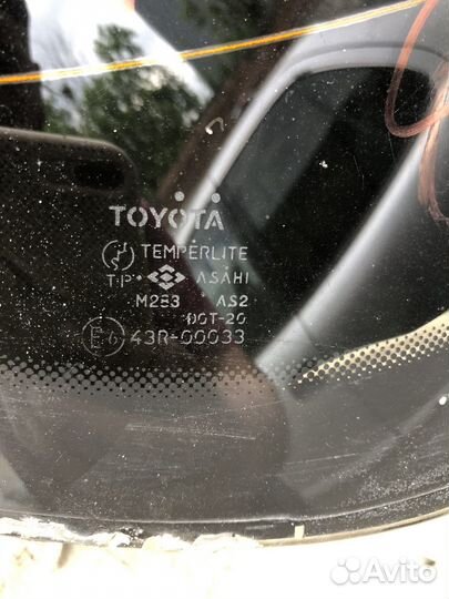 Заднее стекло Toyota Vista 30