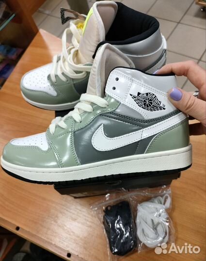 Кроссовки женские nike air jordan