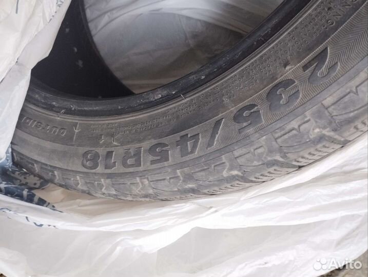 Accelera 651 235/45 R18 200VR