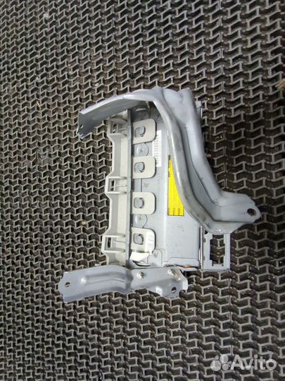 Подушка безопасности коленная Toyota Venza, 2010