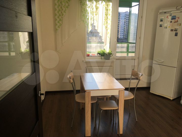 2-к. квартира, 53 м², 10/15 эт.