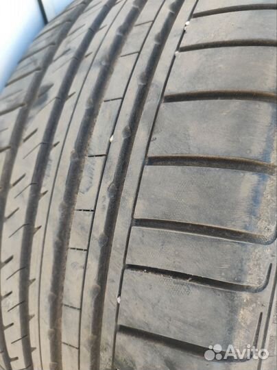 Kinforest KF550-UHP 285/40 R21 109Y