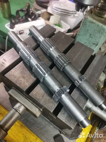 Токарь универсал