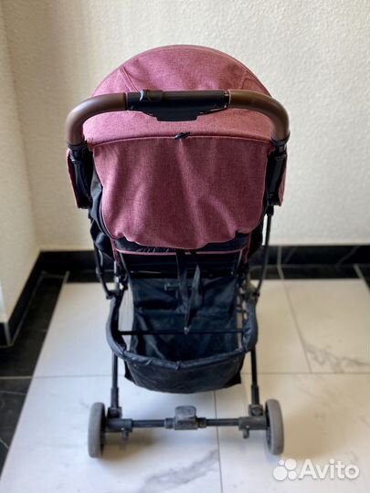 Прогулочная коляска mccan