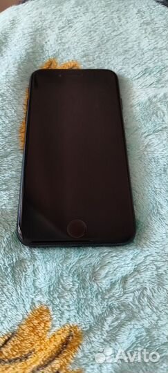 Телефон iPhone 7