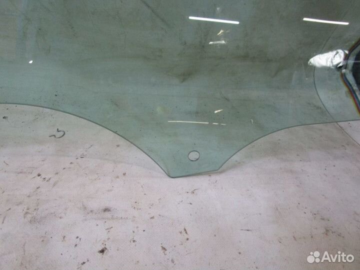 Стекло двери передней правой Ford Focus III 2011