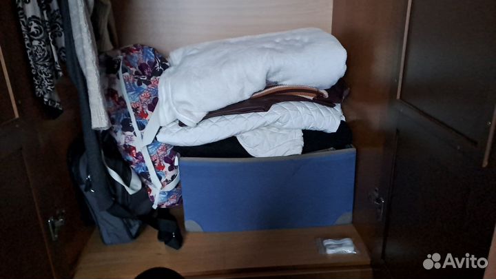 Коробка с вещами женскими