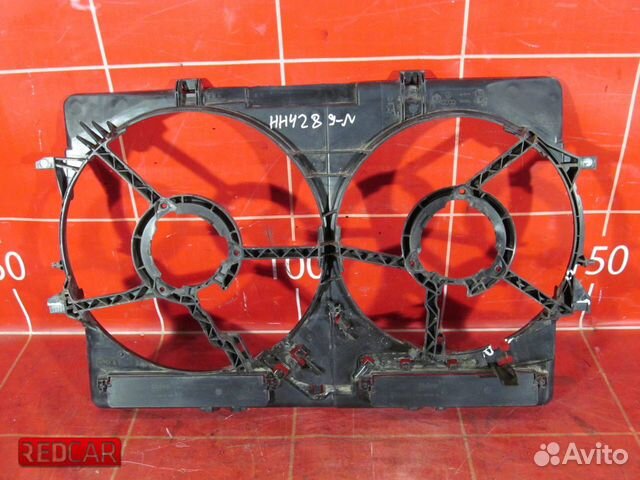 Кожух вентилятора диффузор Audi Q3