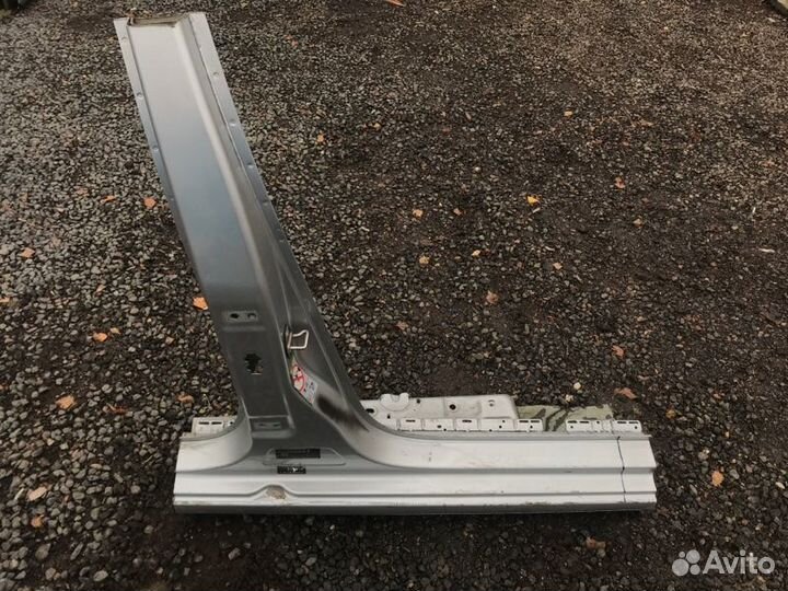 Порог кузова правый Skoda Octavia 1.6 cwva 2018