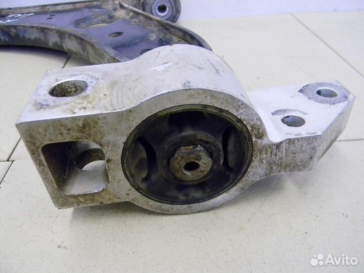 Рычаг передний левый Caddy III 2004-2016