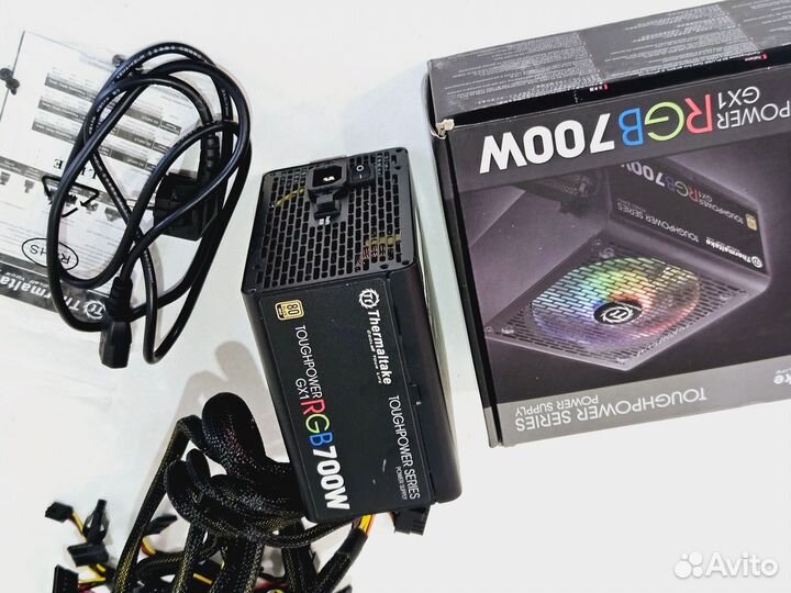 Блок питания Thermaltake 700W