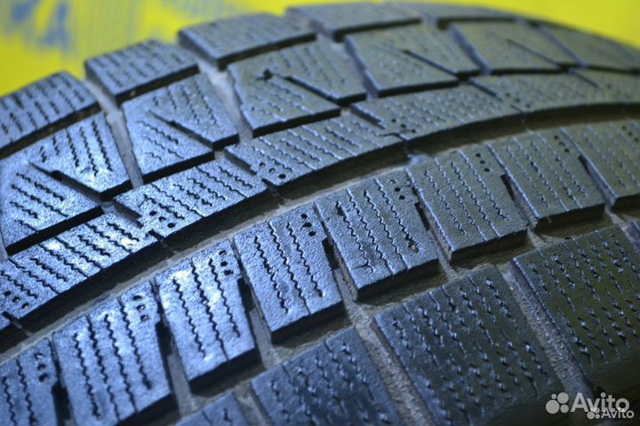 Bridgestone Blizzak Revo GZ 225/45 R18