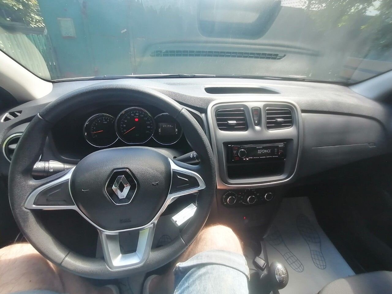 Renault Logan: фото владельца
