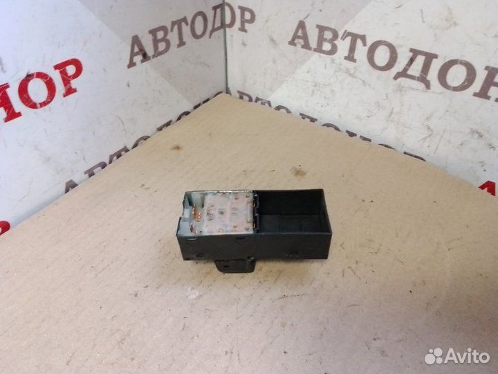 Блок управления стеклоподъемниками передний левый