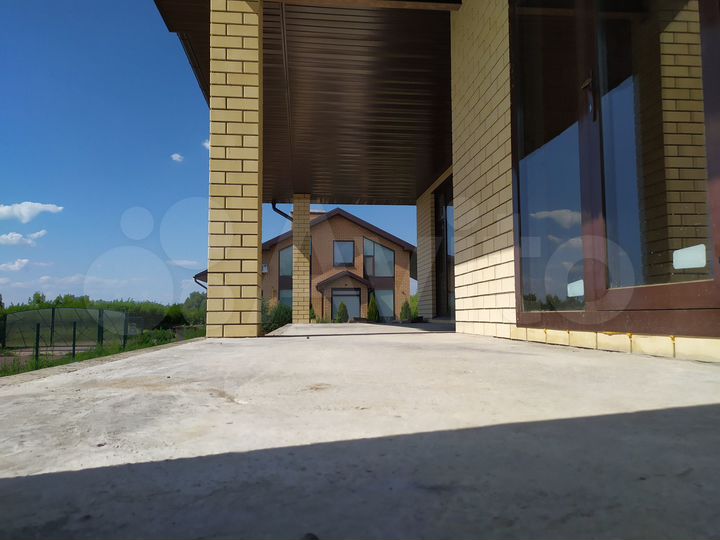 Коттедж 235 м² на участке 8 сот.