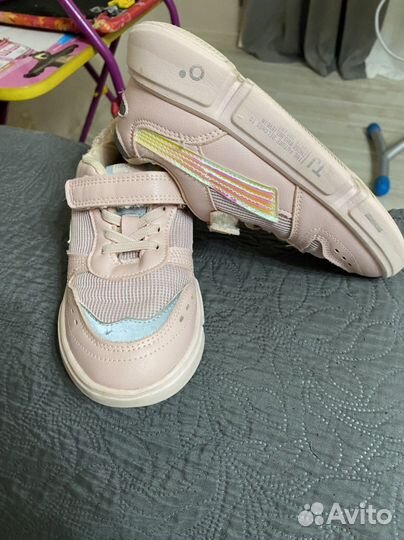 Кроссовки для девочки