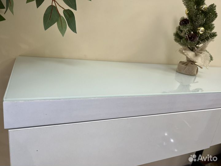 Гримерный столик, туалетный столик