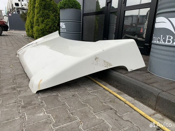 Спойлер кабины верхний Volvo FH