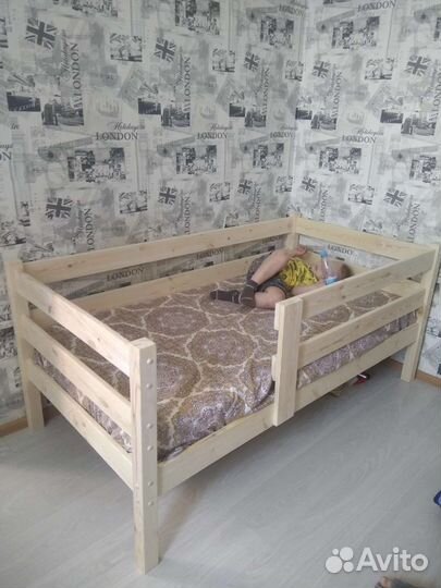 Детская кровать с бортиком(новая)