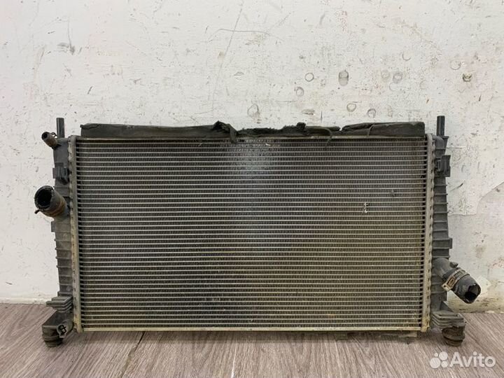 Радиатор двс Ford Focus 2 хетчбэк 5-ти дв. shda