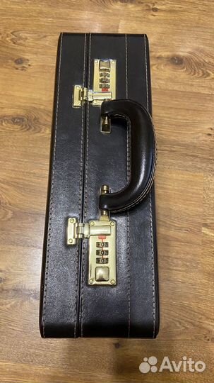 Набор для пикника в кожанном чемодане