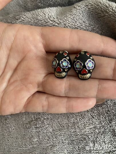 Серьги с черепом