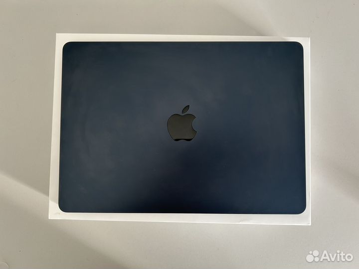 Macbook Air 13.6 M2 8/256 новый