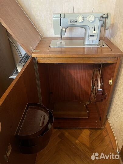 Швейная машина Чайка 3
