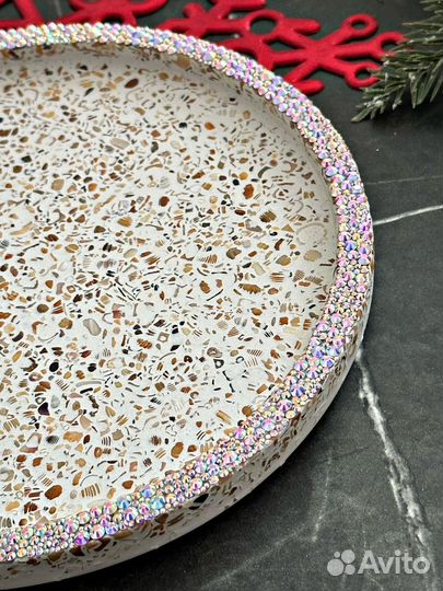 Поднос декоративный из гипса со стразами