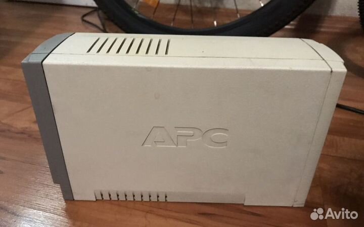 Apc back ups CS 500 бесперебойник