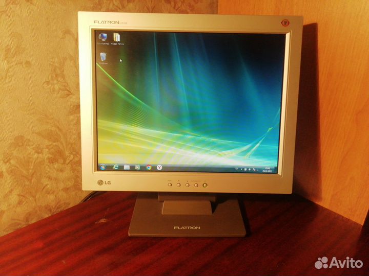 Монитор LG Flatron L1512S