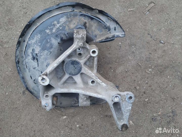 Задний кулак volkswagen passat cc