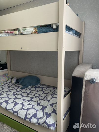 Продам двухъярусную кровать