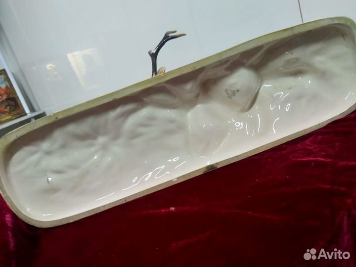 Статуэтка фарфор 