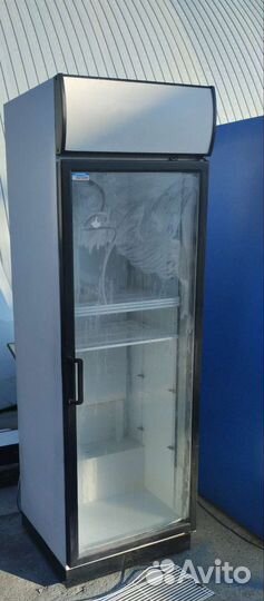Холодильный шкаф витрина