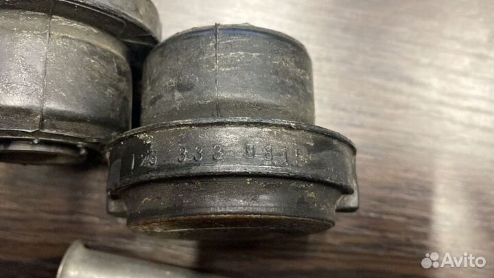 Ремкомплект рычага на Mercedes W123 A1233301375