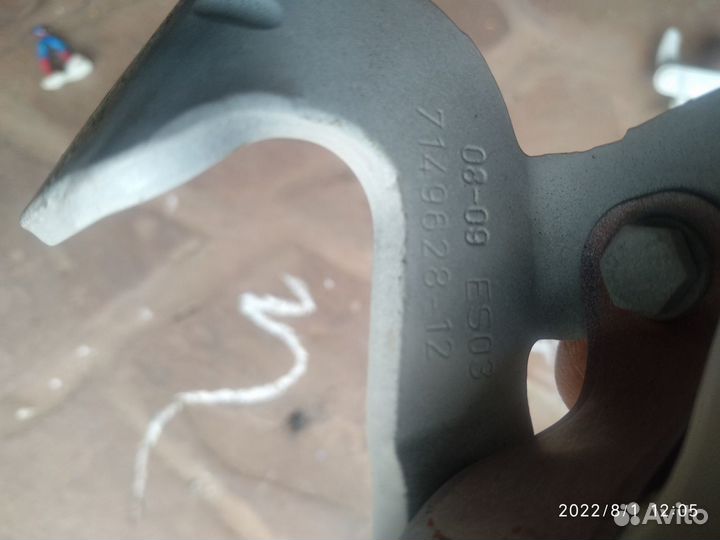 Петля крышки багажника бмв е70 х5 Япония