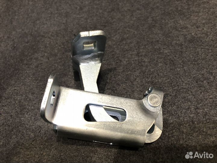 Петля двери багажника нижняя LADA largus