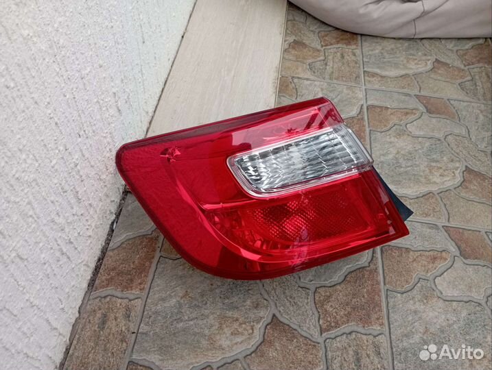Задние фонари Toyota camry 50 комплект