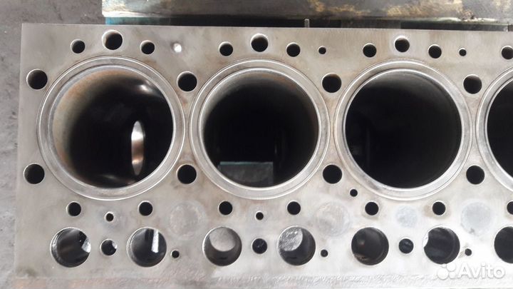 Блок двигателя Рено Премиум dci 420