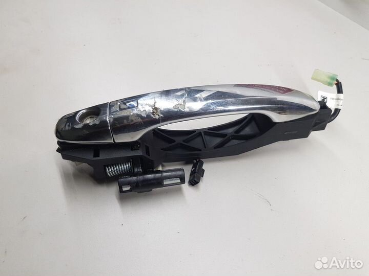 Ручка двери наружная (передняя левая) в сборе