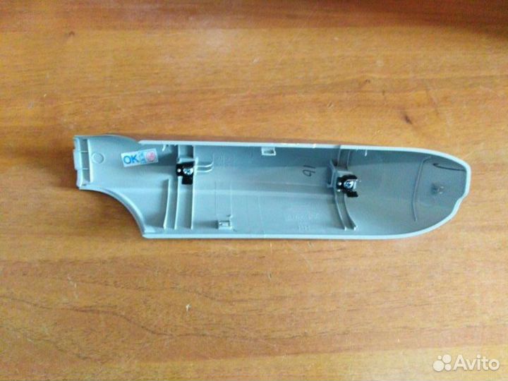 Накладка крепления рейлинга задняя правая Kia