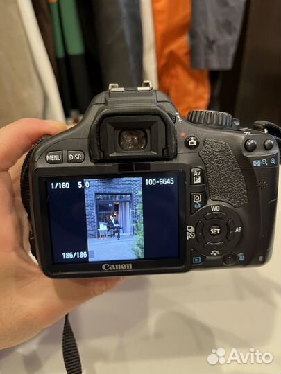 Зеркальный фотоаппарат Canon 550d