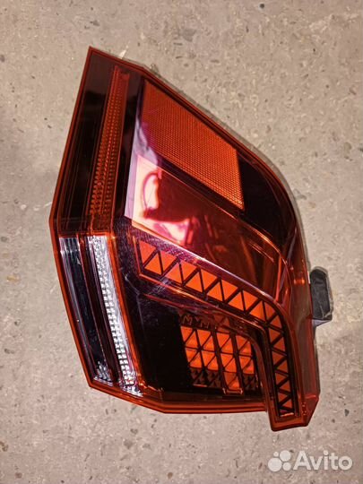 Фонарь задний левый наружный Volkswagen Tiguan 2