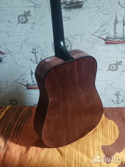 Акустическая гитара
